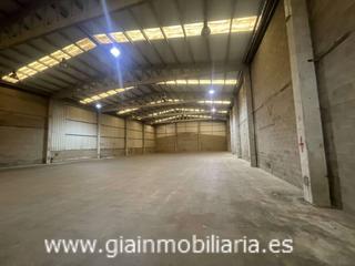 Rent Industrial building  Salceda. Nave muy bien ubicada con muelle de carga