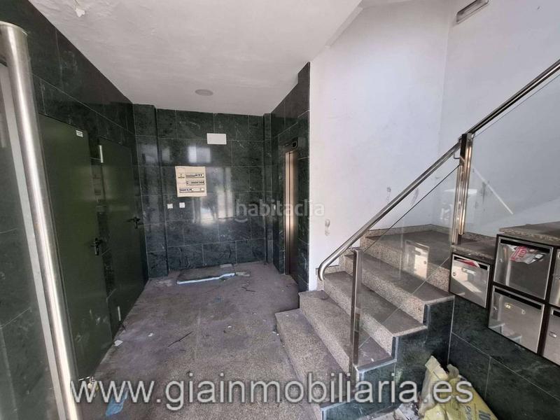 Foto 03a8aac8-4d71-4065-ad96-25323f091cf9. Edificio  sin terminar en su interior, con división horizontal !! en Vigo