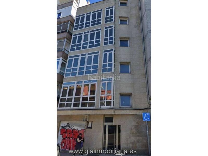 Foto 1f2ec718-01b7-419b-8a0f-64f184abbc8f. Edificio  sin terminar en su interior, con división horizontal !! en Vigo