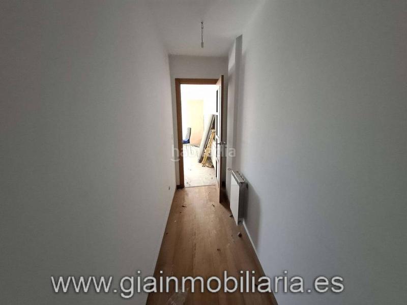 Foto 446b6ca7-028b-4d81-9e39-0a45e6315145. Edificio  sin terminar en su interior, con división horizontal !! en Vigo