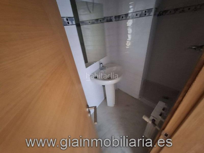 Foto 5a43fd18-567d-46e8-82ac-ba8f112fc59b. Edificio  sin terminar en su interior, con división horizontal !! en Vigo