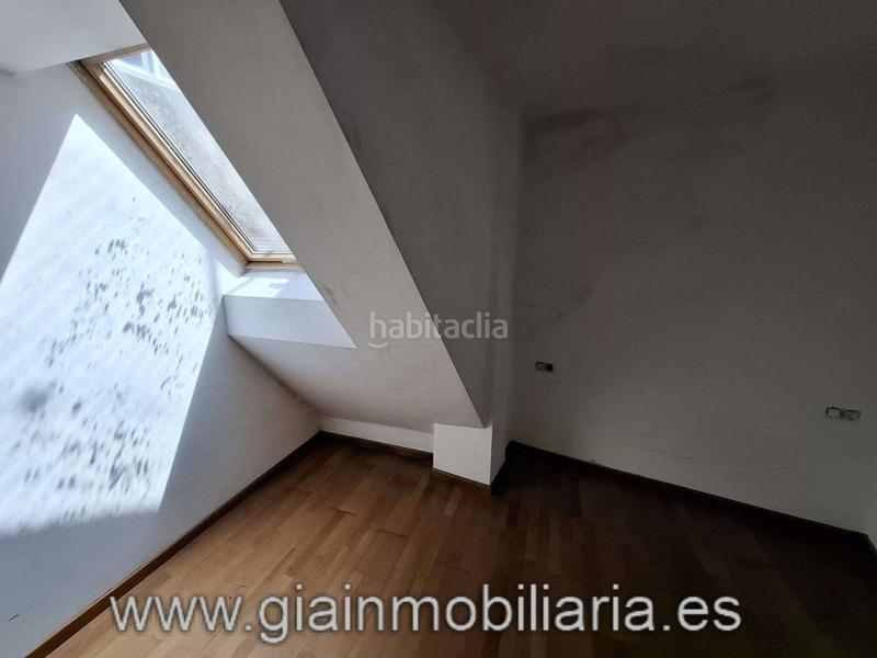 Foto e43c926b-e5f7-4107-9f10-513f6e5ce652. Edificio  sin terminar en su interior, con división horizontal !! en Vigo