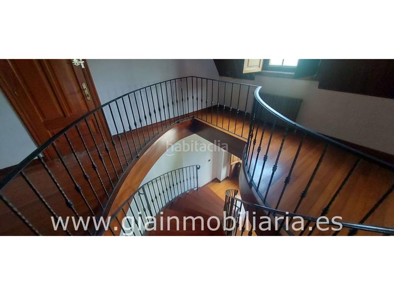 Foto 68da755b-36c8-4262-ba79-218e030a41b9. Casa adosada en ral 10 oportunidad piscina en Tomiño