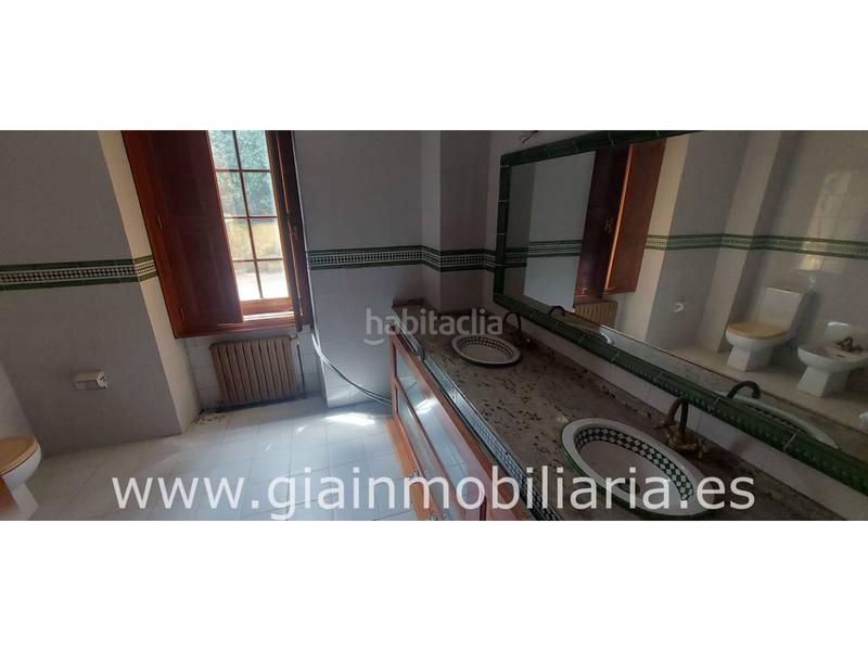 Foto cc319049-d821-48f0-b08c-42806d3af42c. Casa adosada en ral 10 oportunidad piscina en Tomiño