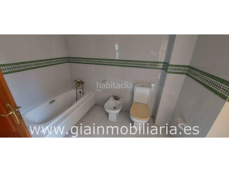 Foto d74fc8e1-46cd-41dd-b946-0699fcfb0184. Casa adosada en ral 10 oportunidad piscina en Tomiño