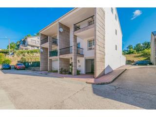 Casa aparellada a Montealto 5. Amplio chalet en zona alta de porriño