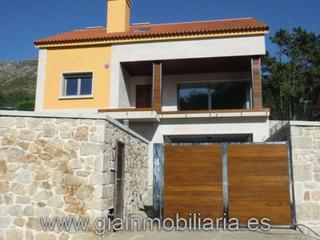 Chalet  Carretera de baiona. Chalet unifamiliar en venta en oia santa maría