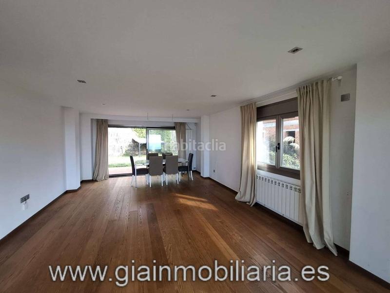 Foto 251f5b38-ed83-46c7-b1f4-e385832cf210. Chalet con riscaldamento parcheggio in Oia