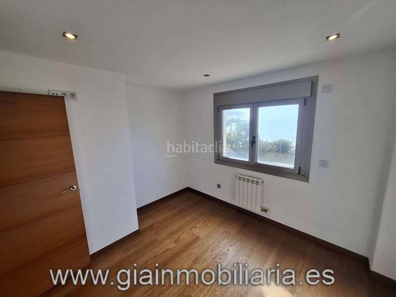 Foto 996f4f6f-e256-422b-99d5-732d7959cc77. Chalet con riscaldamento parcheggio in Oia