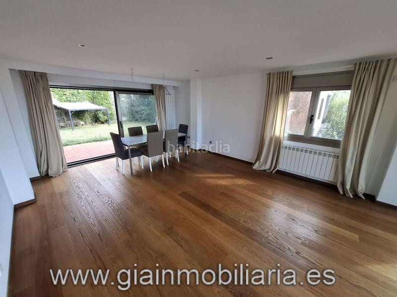 Foto 9fa4bc62-2a46-4cd6-9ad7-23228f36689c. Chalet con riscaldamento parcheggio in Oia