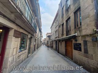 Casa a Paio gomez charino 13. Casa a rehabilitar con licencia urbanística para bajo comercial