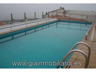 Pis  Rosalia de castro. Amplia vivvienda en venta en ponteareas con piscina !!