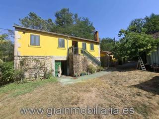 Maison  Angoares. Casa en la zona de ponteareas