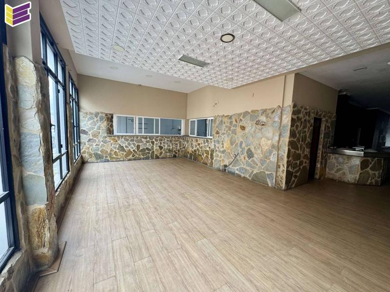 Foto 027e793e-f4e1-43f7-832d-cec464a8510f. Local commercial dans conde torrecedeira 30 dans Berbés - Peritos Vigo