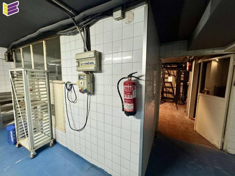 Foto 870b3893-ffa0-411a-bbae-de0ae4cf8b55. Local commercial dans conde torrecedeira 30 dans Berbés - Peritos Vigo