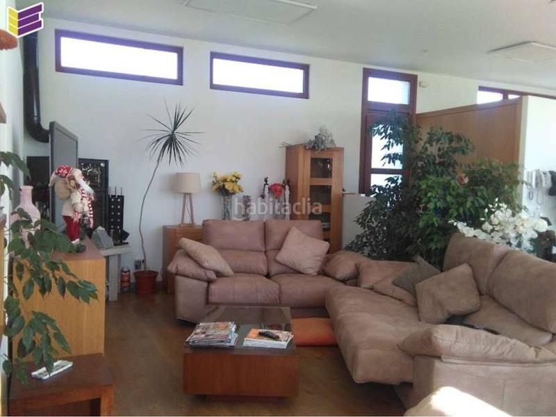 Foto fedaa958-f61e-43fd-9691-76dc36bd7152. Casa  independiente con grandes terrazas y vistas infinitas !! en Laracha