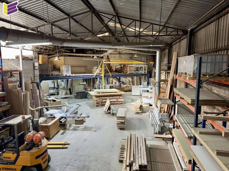 Foto cbb90aa6-12c6-4e10-af7b-6609973b80ca. Nave industrial  cerca del polígono del cerqueirás !! en Mos