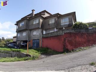 Casa adossada en Xestal 2. Vivienda  en planta superior de una casa en trasma