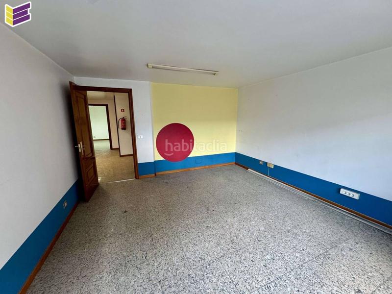 Foto ab5c77a6-8a38-49ef-bb17-fc00363f5d11. Lloguer oficina a manuel rodríguez 7 a Porriño (O)