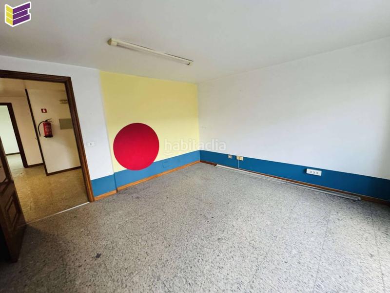 Foto e59ca416-421b-4658-a828-cc095ca988e8. Lloguer oficina a manuel rodríguez 7 a Porriño (O)