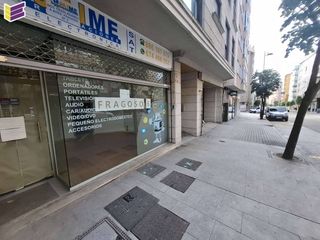 Geschäftsraum in Avenida castrelos 56. Invierte en este local comercial, buena ubicación, buen precio !