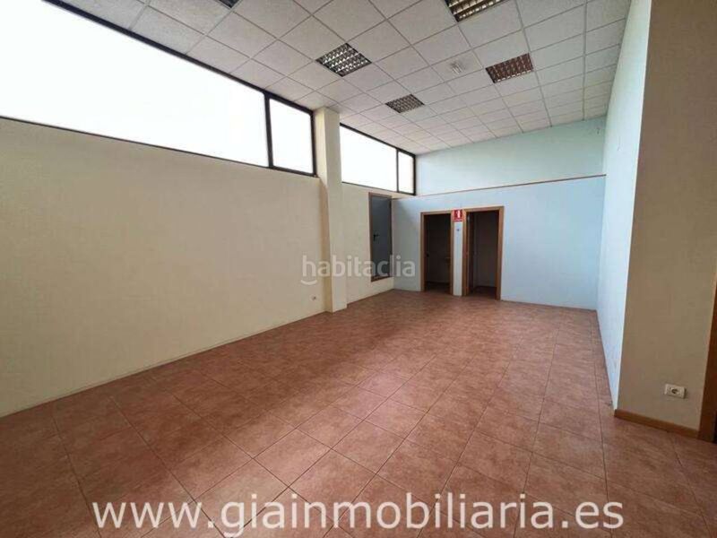 Foto 7fd46f43-4add-4eea-bb68-307b5bfdfc7c. Local comercial en calle galicia 22 local en venta en c galicia en Salvaterra de Miño