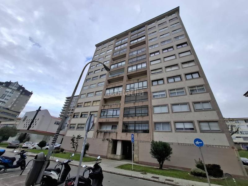Foto 068fb429-b740-4c8b-9c74-81724c4b42d6. Piso amplia vivienda en venta en As Travesas - Balaidos Vigo