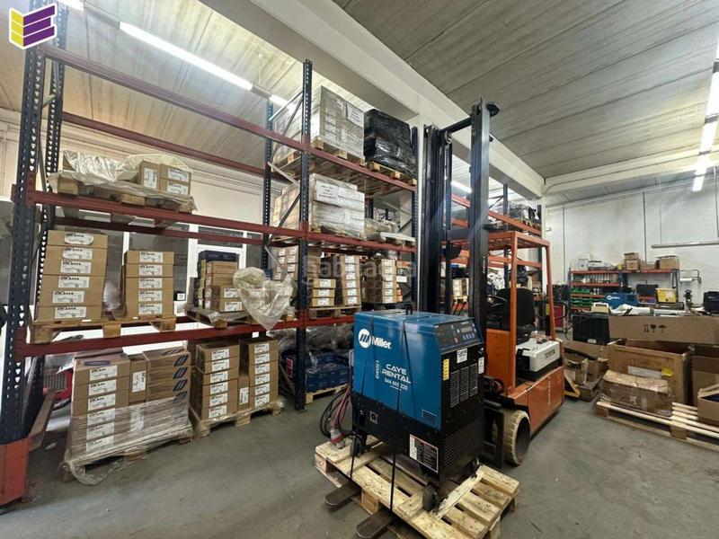 Foto 78b0c17a-d53a-4950-b86b-41ac52922459. Lloguer nau industrial a Mos