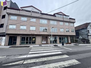 Miete Geschäftsraum in Avenida buenos aires 58. Gran bajo comercial en porriño con grandes escaparates en alquil