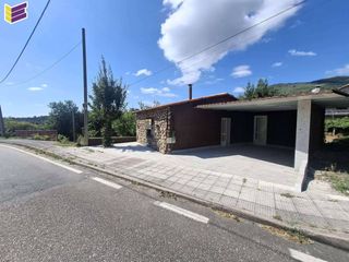 House  Calle de castro. Casa en venta en as neves