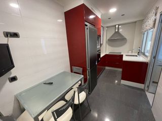 Pis  Calle conde torrecedeira. Piso 4 dormitorios en torrecedeira