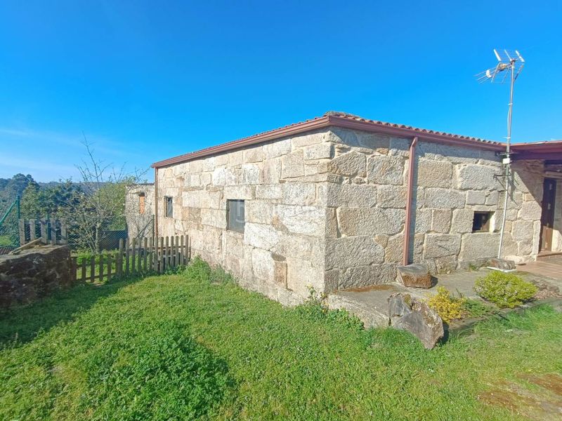 Foto 1a22daf1-7660-4855-b778-b2e2fd4f7635. Casa amb calefacció a Covelo (O)