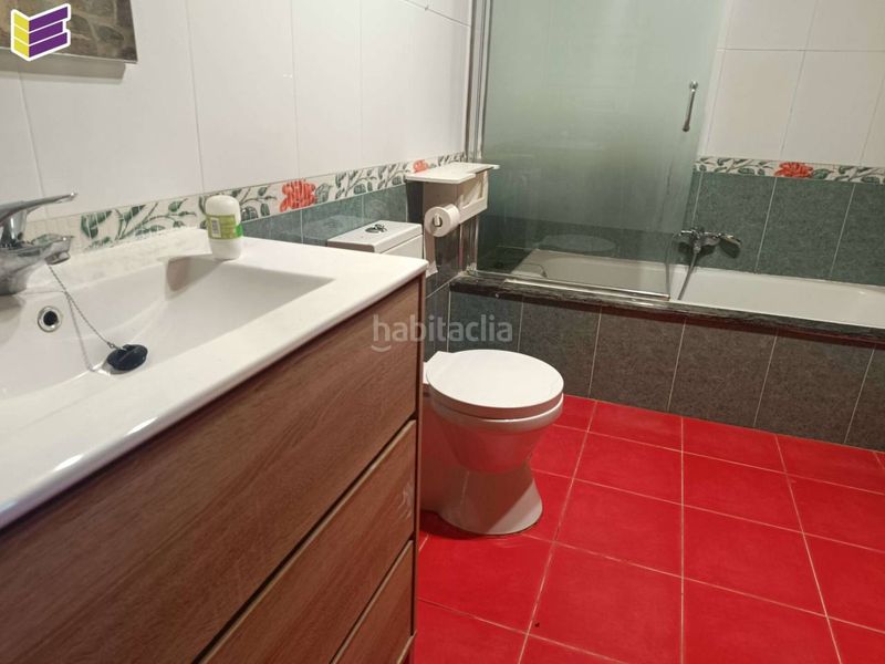 Foto c2ebd72f-0c94-442c-893c-5b2e9e2a6105. Casa amb calefacció a Covelo (O)