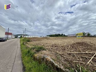 Solar industrial  Calle gandaras. Parcela industrial en venta en a granxa