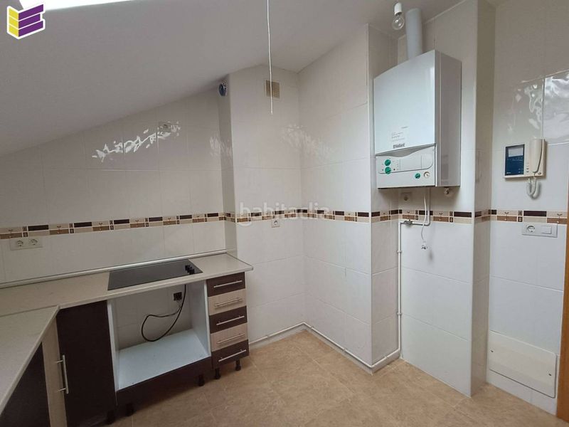 Foto 43f694c8-23ab-4ddc-9c84-9c0de3ce26e0. Àtic a calle alcalde jose costa diaz 7 a Covelo (O)