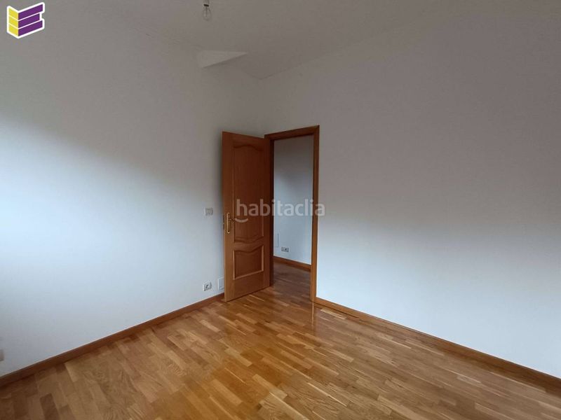 Foto b8efb3cf-8587-4ce2-95df-e7839bf34d1a. Àtic a calle alcalde jose costa diaz 7 a Covelo (O)