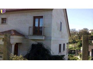 Semi detached house  Calle do electrico 5. Obra nueva en moaña.