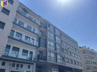 Appartement à Avenida galicia 8. Venta de piso en teis de 2 dormitorios, con plaza de garaje y bo