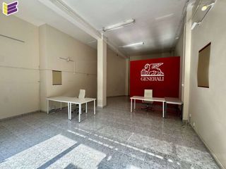 Affitto Locale commerciale in Calle peinador 7. Local comercial situado en puxeiros.