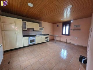 Casa  Calle dos rebullos 54. Casa en comercialización por venta flash hasta el jueves 17 de s