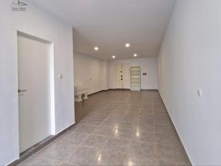 Lloguer Local Comercial  Calle ria do burgo. Oportunidad local comercial en planta bajareformado y totalmente