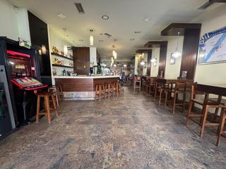 Local Comercial  Calle fco vales villamarin. Local comercial en venta en los castros