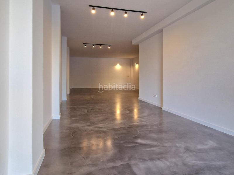 Foto 00d58ff6-0802-4d9d-a3ad-b7f59f281cb5. Alquiler local comercial amplio local comercial recién reformado en monte alto a coruña en Coruña (A)