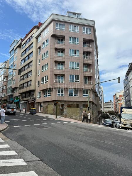 Foto e1e60273-b828-44f0-be19-eefaf5f07530. Alquiler local comercial  127m en esquina en Coruña (A)