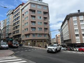 Location Local commercial  Avenida fisterra. Local comercial 127m  en esquina