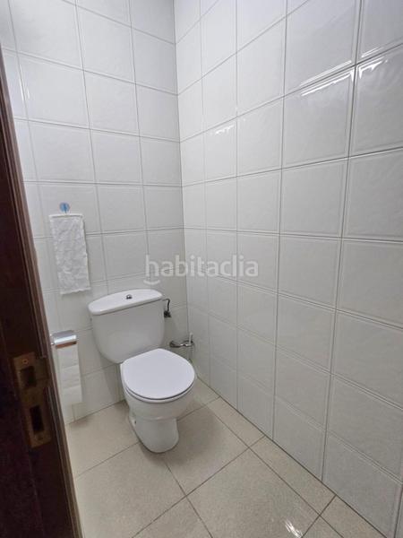 Foto 12828529-9aa3-4b36-90d6-0fb3cc780729. Location local commercial dans Riazor - Visma Coruña (A)