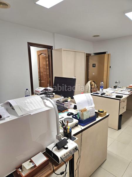 Foto 2e2b9e63-fad1-4025-86a3-f0eda77a74a8. Location local commercial dans Riazor - Visma Coruña (A)