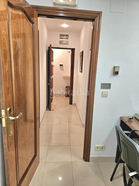 Foto 8d7f9369-7918-4f62-a467-7a89211f21b4. Location local commercial dans Riazor - Visma Coruña (A)