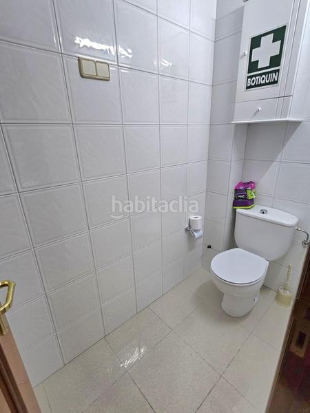 Foto e101d13e-da4f-40a4-bf1c-f12707c033c2. Location local commercial dans Riazor - Visma Coruña (A)