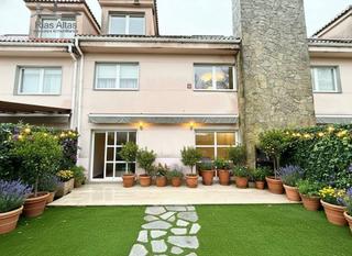 Maison jumelée  Miranda. La casa de la felicidad silenciosa chalet en oleiros, calle mira